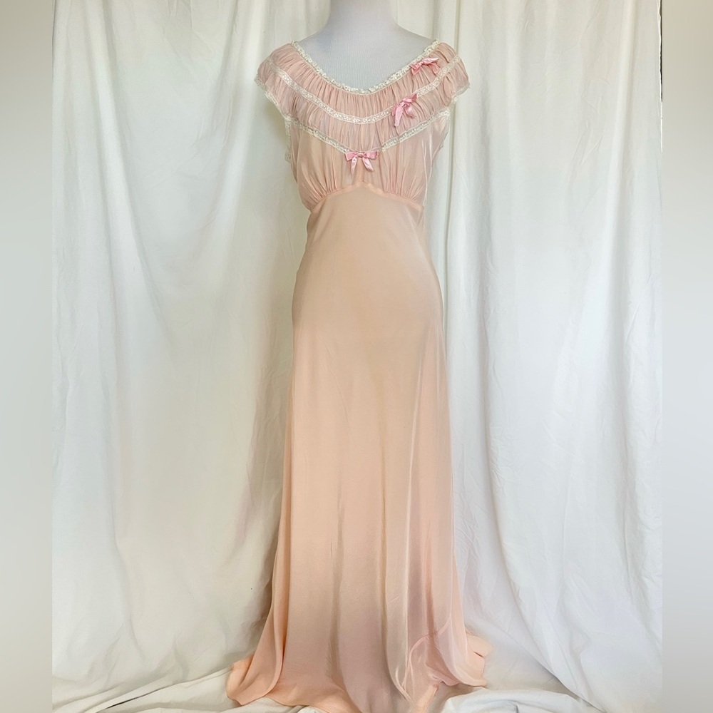 GORGEOUS 1930’s GOWN